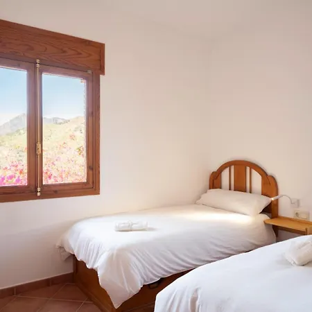 Breathtaking Velez Viewpoint - 15 Min Villa *